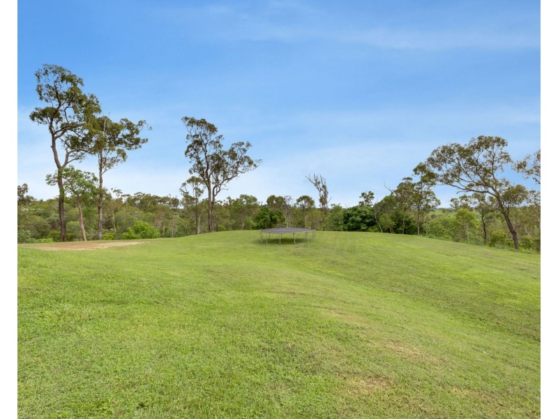 15 Rollinson Drive, Victoria Plains QLD 4751