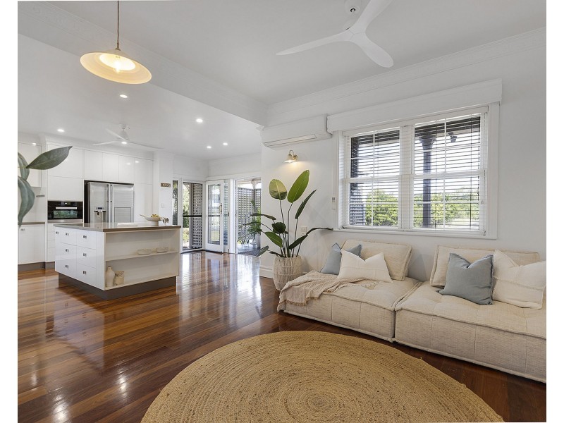 15 Eimeo Esplanade, Eimeo QLD 4740