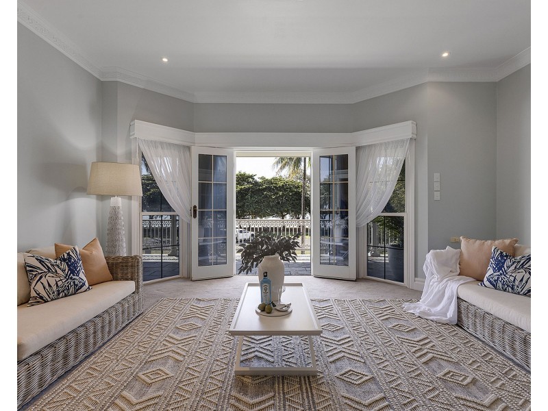 15 Eimeo Esplanade, Eimeo QLD 4740
