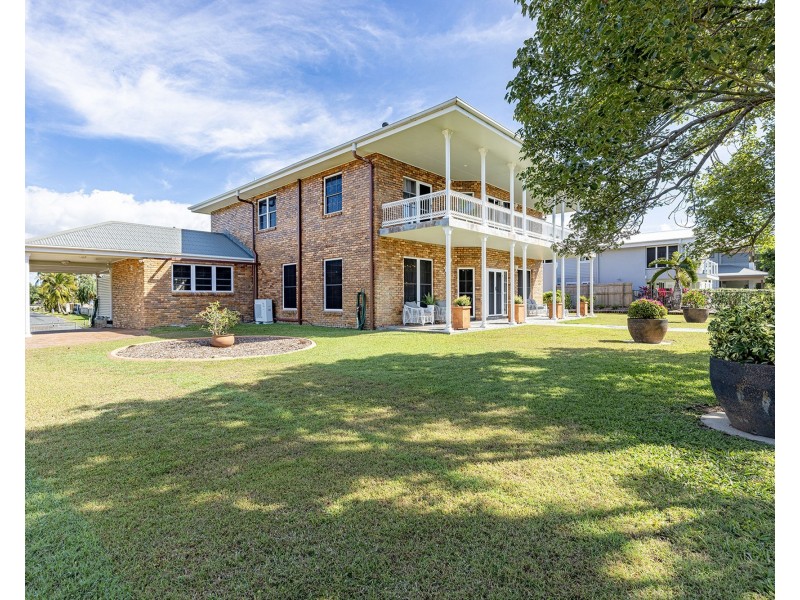 15 Eimeo Esplanade, Eimeo QLD 4740