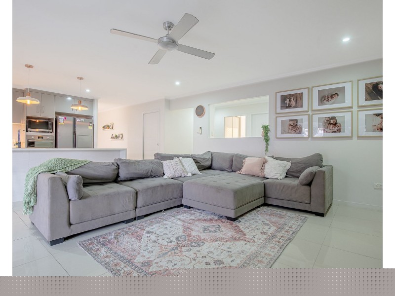 8 Lockyer Court, Rural View QLD 4740