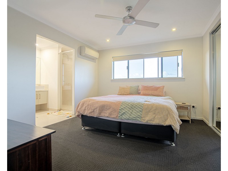 8 Lockyer Court, Rural View QLD 4740