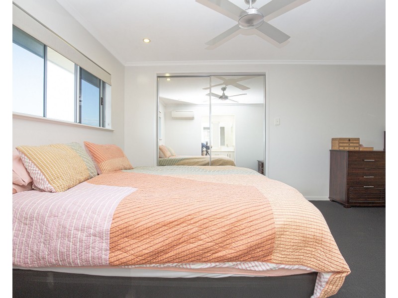 8 Lockyer Court, Rural View QLD 4740