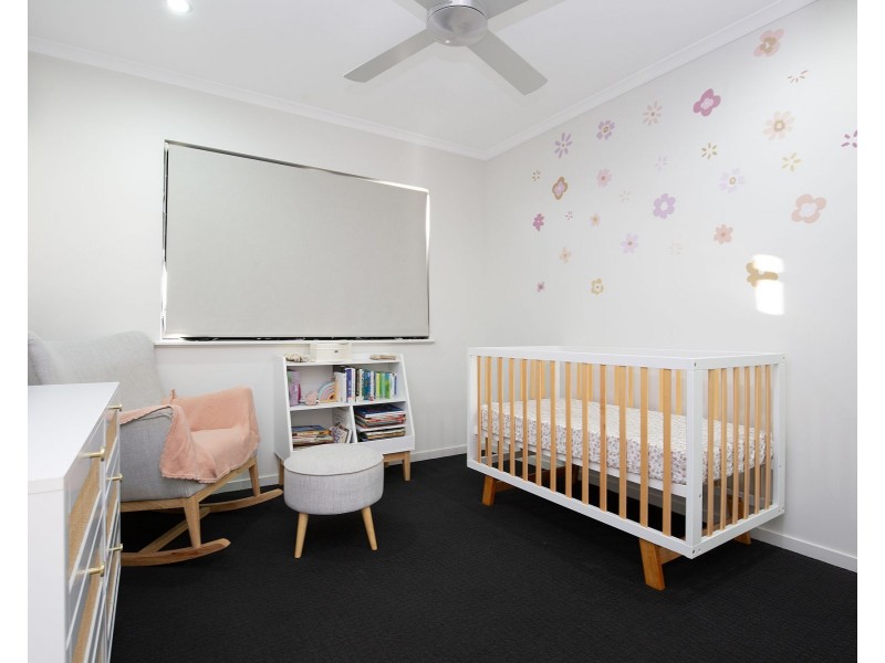 8 Lockyer Court, Rural View QLD 4740