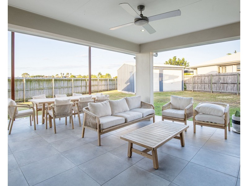 8 Lockyer Court, Rural View QLD 4740