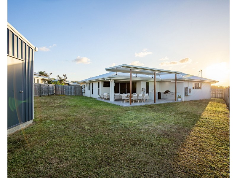 8 Lockyer Court, Rural View QLD 4740