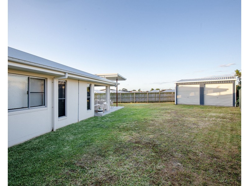 8 Lockyer Court, Rural View QLD 4740