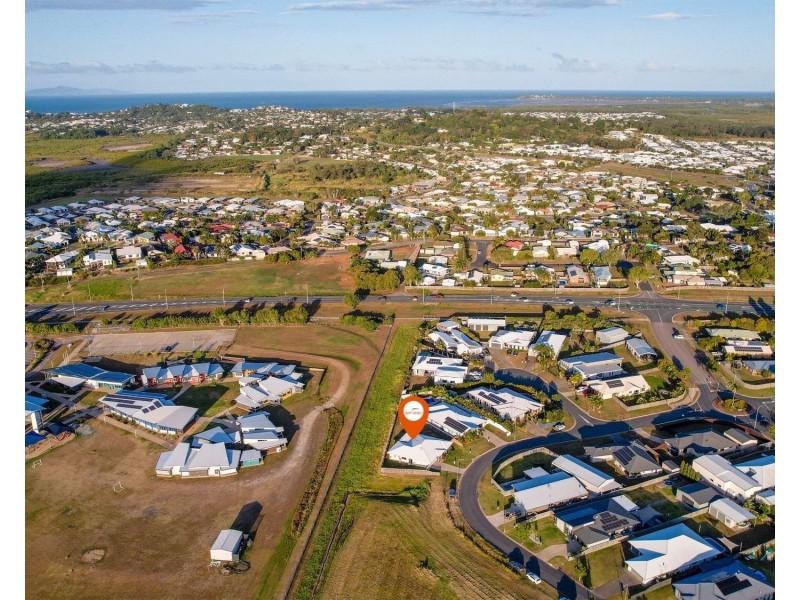 8 Lockyer Court, Rural View QLD 4740