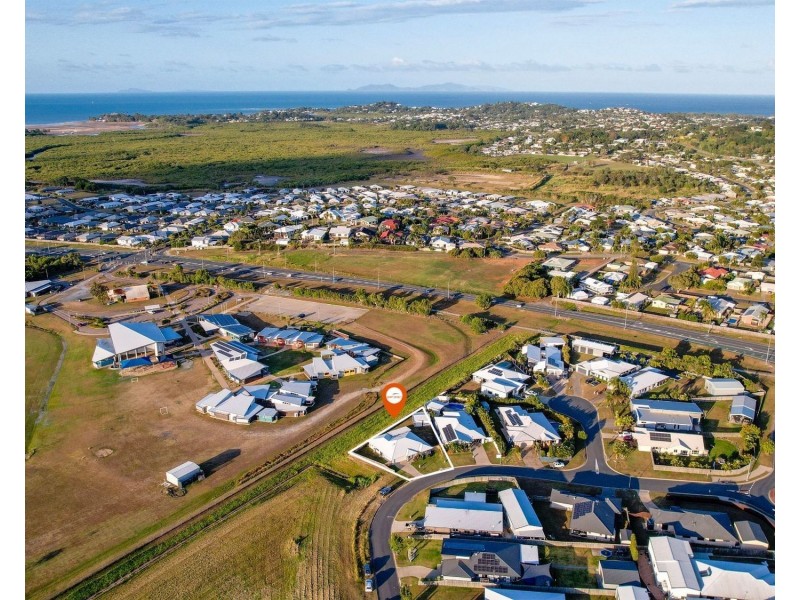 8 Lockyer Court, Rural View QLD 4740