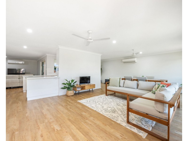 12 Botanical Drive, Ooralea QLD 4740