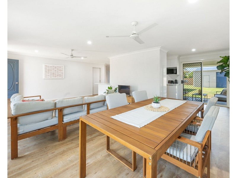 12 Botanical Drive, Ooralea QLD 4740