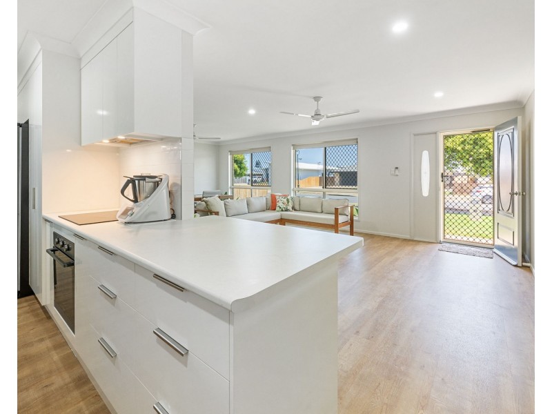 12 Botanical Drive, Ooralea QLD 4740