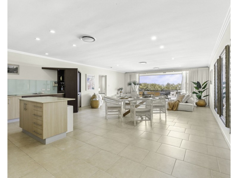 8/22 Marina Beach Parade, Mackay Harbour QLD 4740