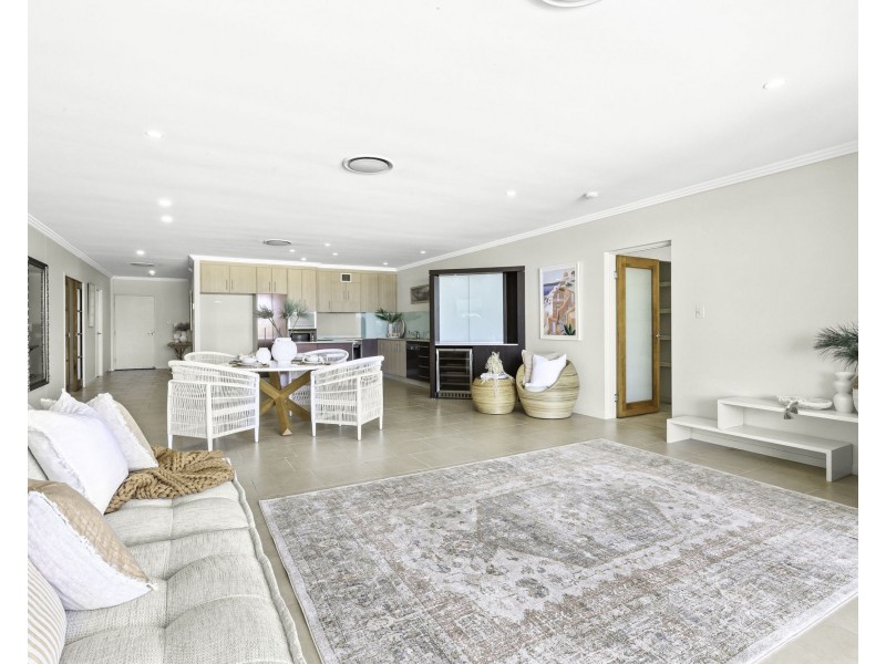 8/22 Marina Beach Parade, Mackay Harbour QLD 4740