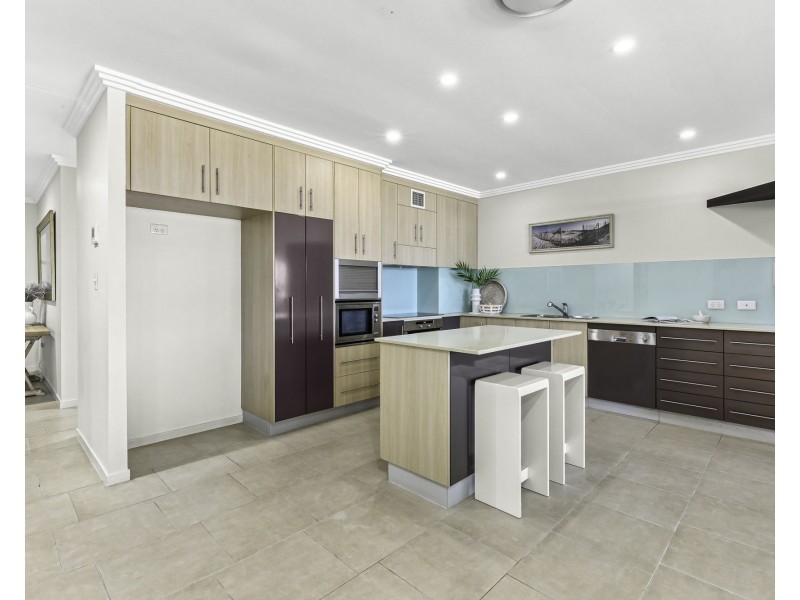 8/22 Marina Beach Parade, Mackay Harbour QLD 4740