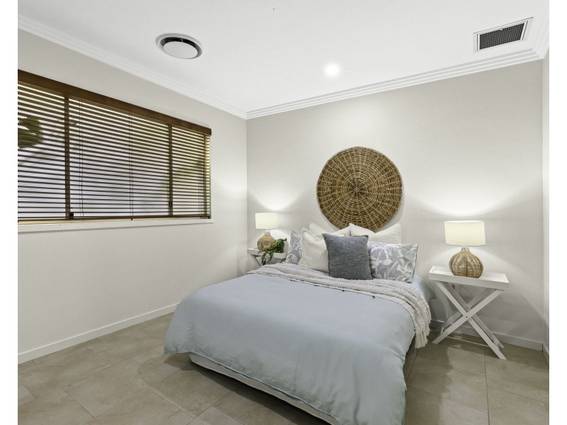 8/22 Marina Beach Parade, Mackay Harbour QLD 4740