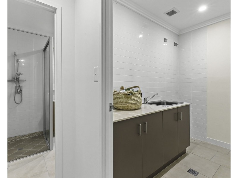 8/22 Marina Beach Parade, Mackay Harbour QLD 4740