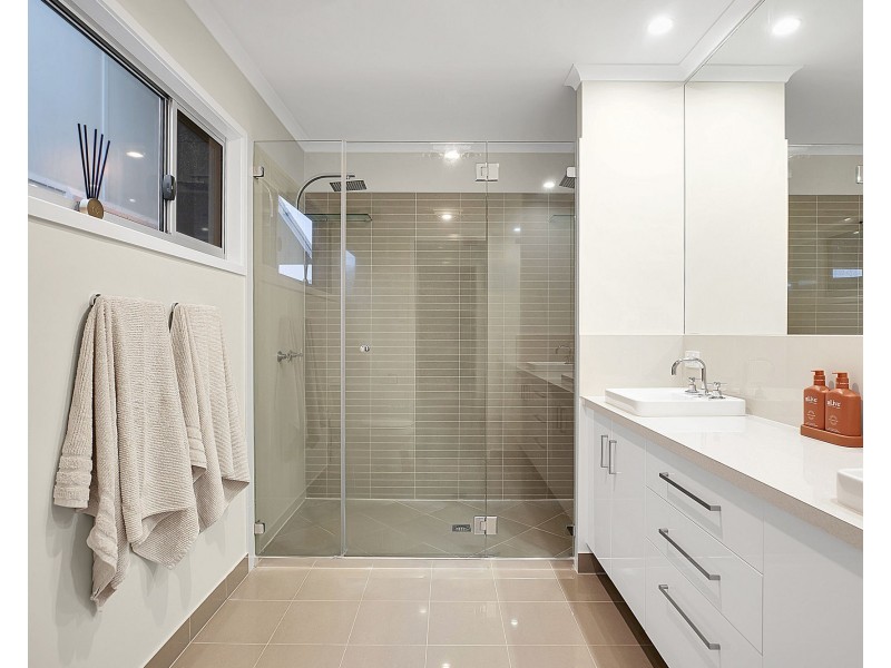 12 Regent Avenue, Richmond QLD 4740