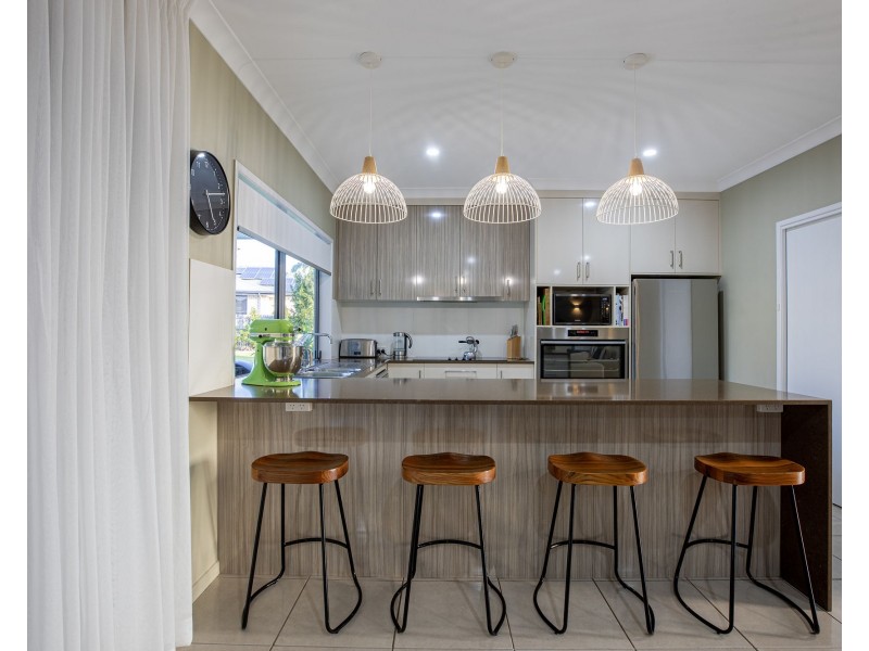 23 Lockyer Court, Rural View QLD 4740