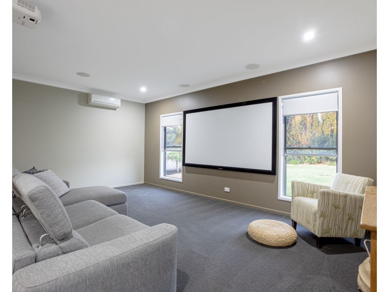 23 Lockyer Court, Rural View QLD 4740