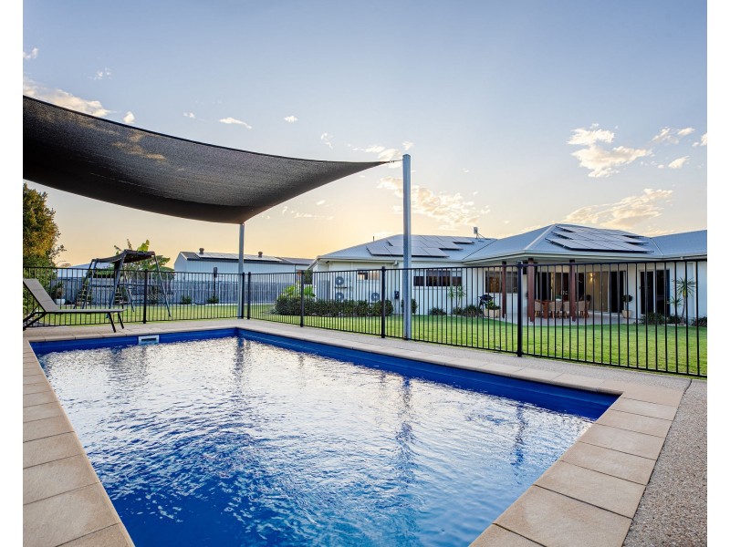 23 Lockyer Court, Rural View QLD 4740