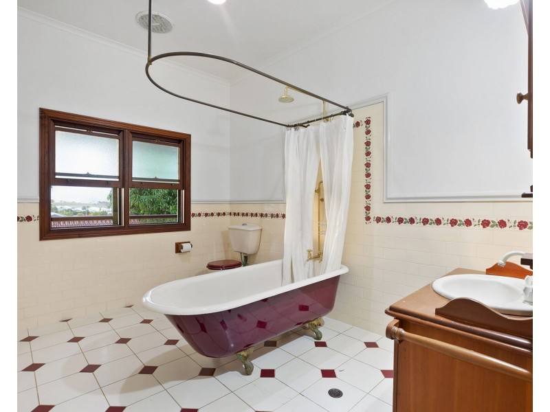 2 Panorama Court, Rural View QLD 4740
