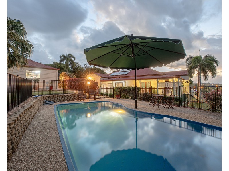 2 Panorama Court, Rural View QLD 4740