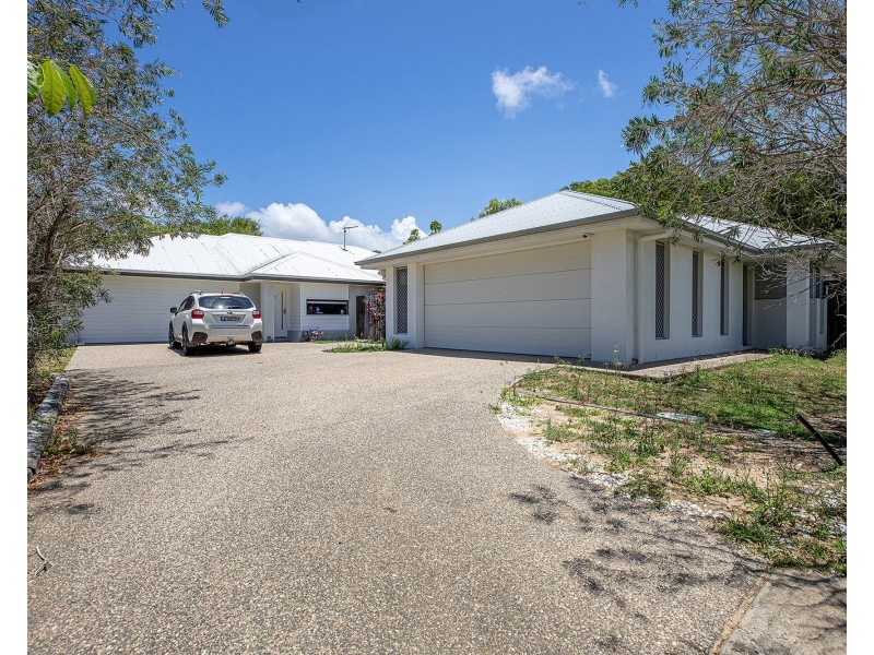 1 & 2/32 Warilla View, Blacks Beach QLD 4740