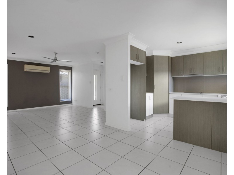1 & 2/32 Warilla View, Blacks Beach QLD 4740