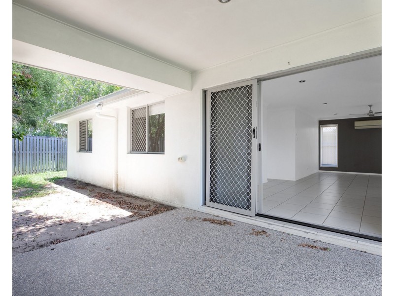 1 & 2/32 Warilla View, Blacks Beach QLD 4740