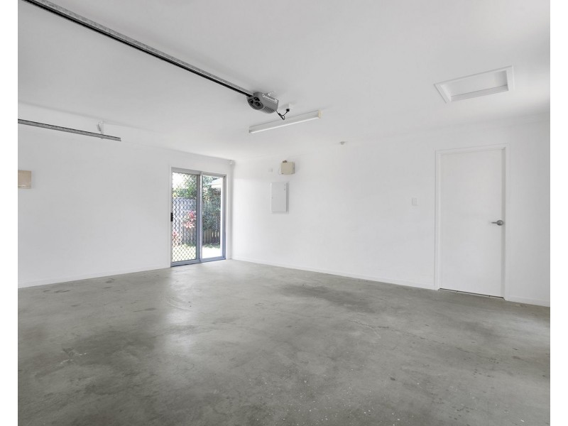 1 & 2/32 Warilla View, Blacks Beach QLD 4740