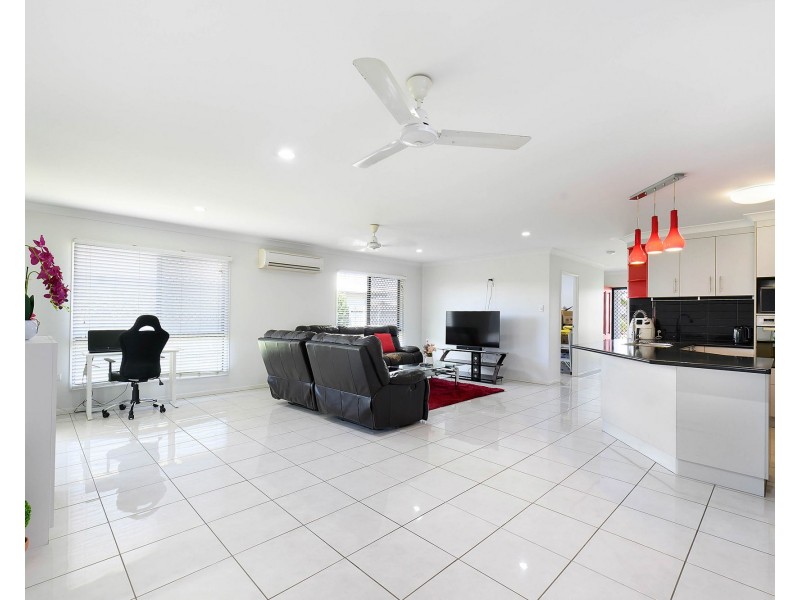 22 Woden Crescent, Ooralea QLD 4740