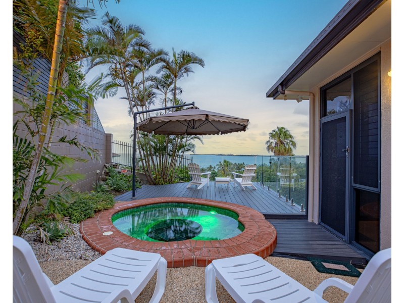 8 Rainbow Crescent, Blacks Beach QLD 4740