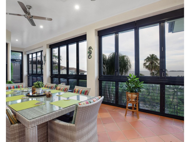 8 Rainbow Crescent, Blacks Beach QLD 4740