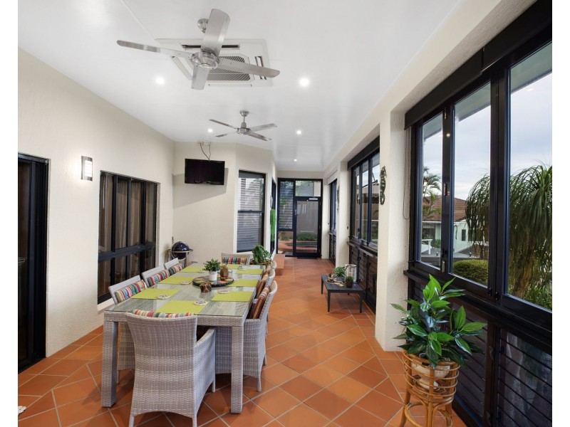 8 Rainbow Crescent, Blacks Beach QLD 4740