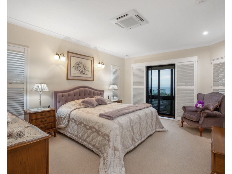 8 Rainbow Crescent, Blacks Beach QLD 4740