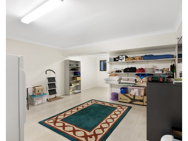 8 Rainbow Crescent, Blacks Beach QLD 4740
