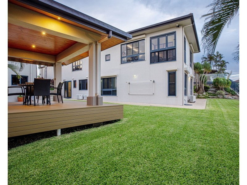 8 Rainbow Crescent, Blacks Beach QLD 4740