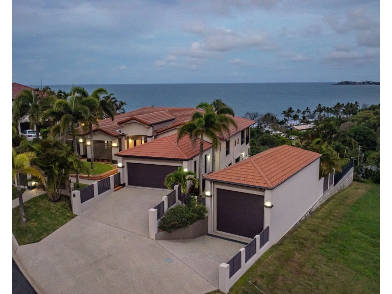 8 Rainbow Crescent, Blacks Beach QLD 4740