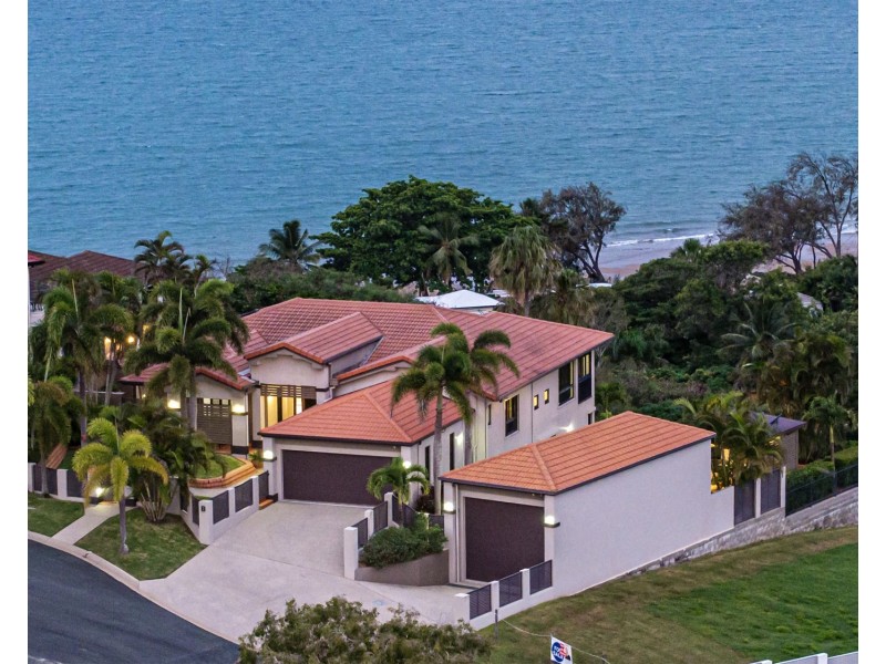 8 Rainbow Crescent, Blacks Beach QLD 4740