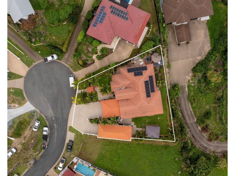 8 Rainbow Crescent, Blacks Beach QLD 4740