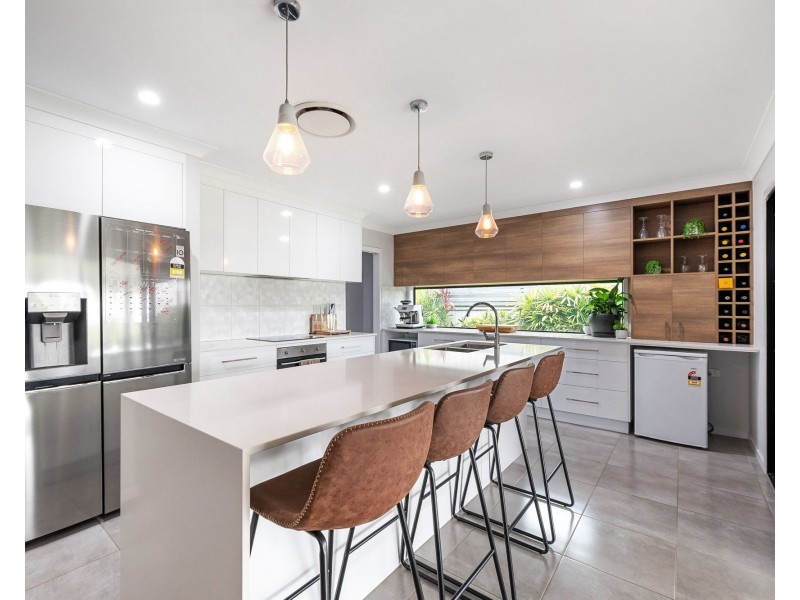 9 Merritt Court, Marian QLD 4753