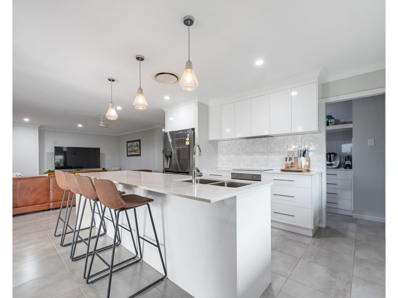 9 Merritt Court, Marian QLD 4753