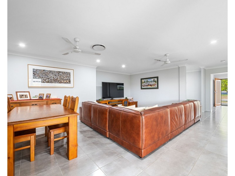 9 Merritt Court, Marian QLD 4753