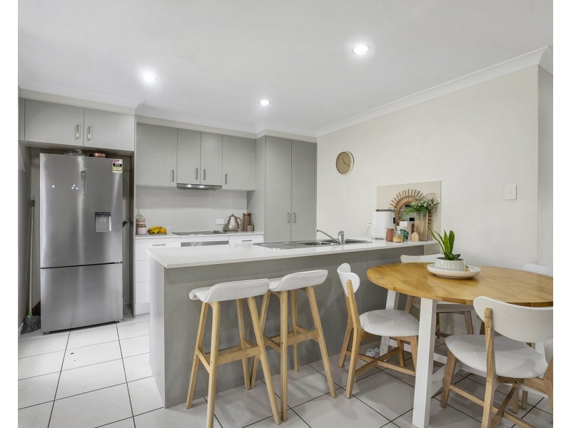 1&2/47 Avalon Drive, Rural View QLD 4740