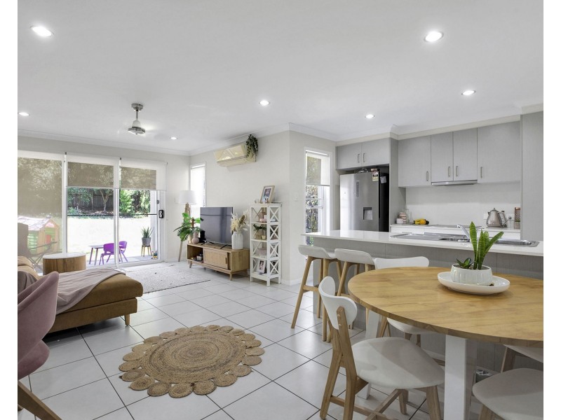 1&2/47 Avalon Drive, Rural View QLD 4740