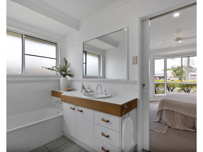 9 Kintyre Court, Beaconsfield QLD 4740