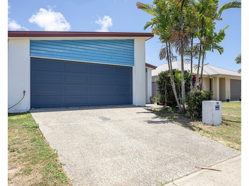 39 Scarborough Circuit, Blacks Beach QLD 4740