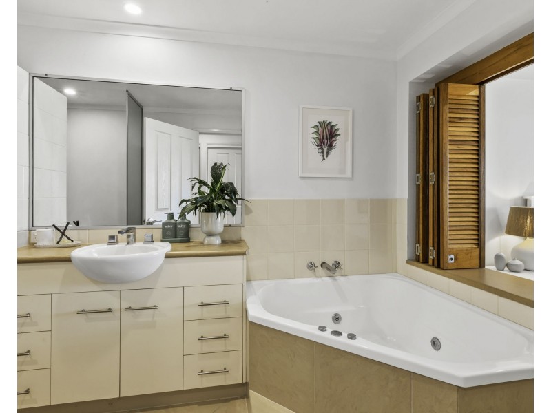 12/38 Beach Road, Dolphin Heads QLD 4740