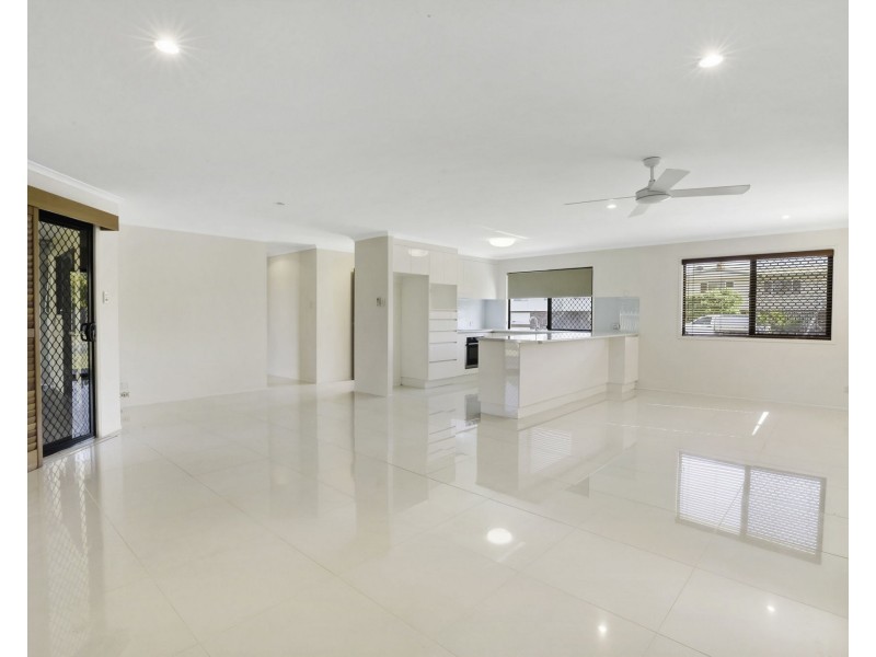 27 Gunsynd Street, Ooralea QLD 4740